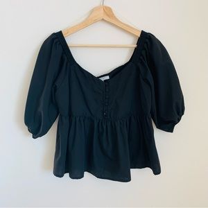 Off shoulders button up peplum top